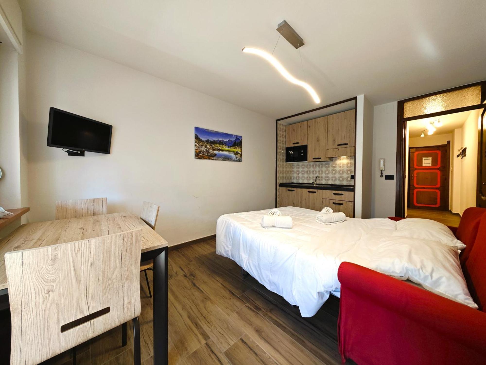 Hostdomus - City Center Apartment Colle Colle Sestriere Kültér fotó