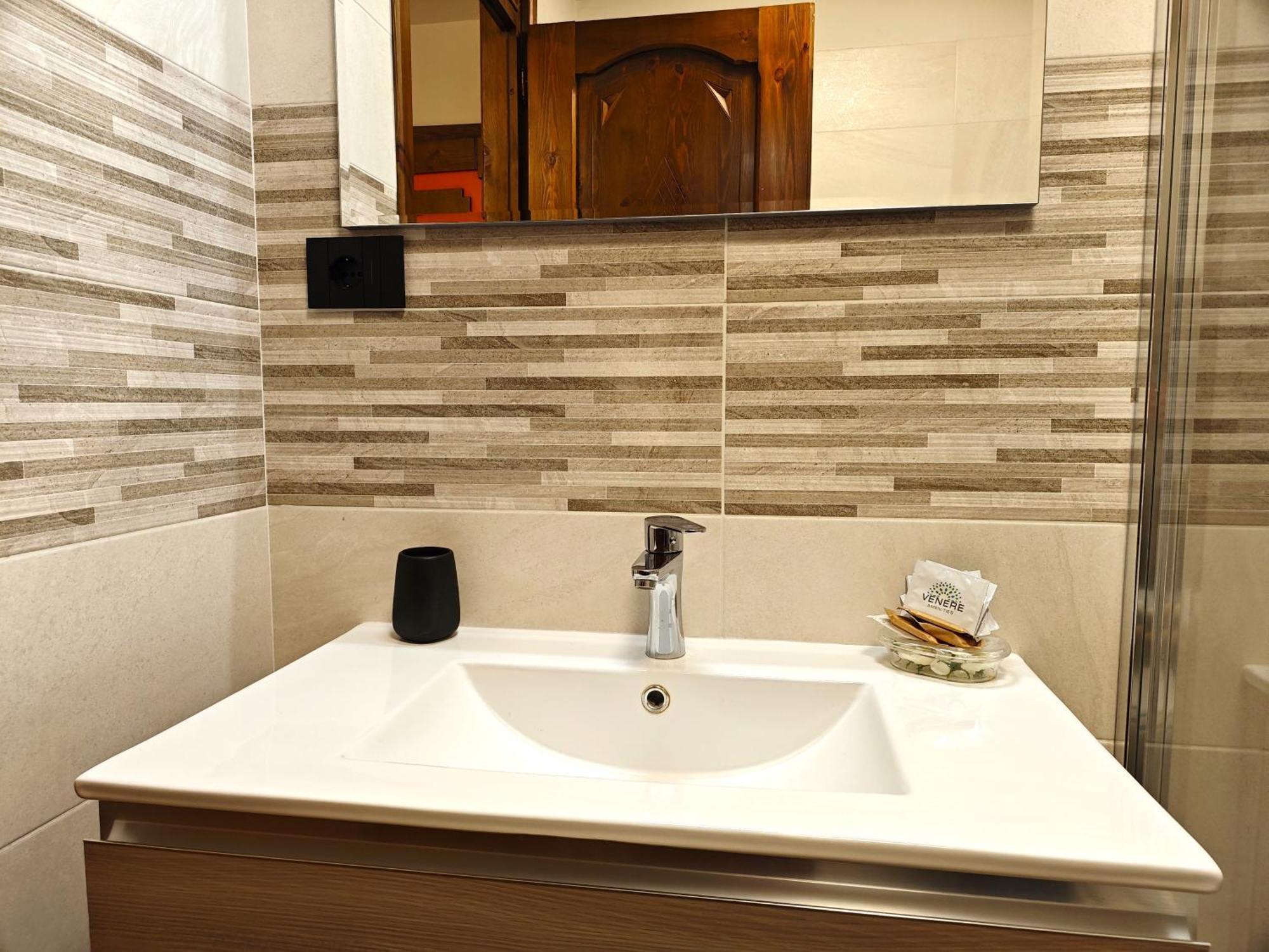Hostdomus - City Center Apartment Colle Colle Sestriere Kültér fotó